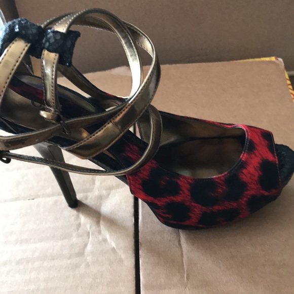 Ladies 👠 size 6 - Picture 2 of 2